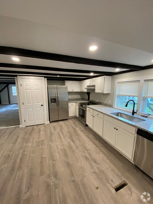 Apartments for Rent in Middleton NH with High Ceilings 1 Rentals