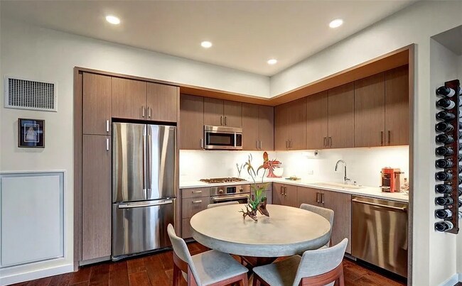 Foto del edificio - 1321 Seneca St