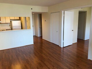 Vista 1 de la sala de estar - 1401 17th St NW