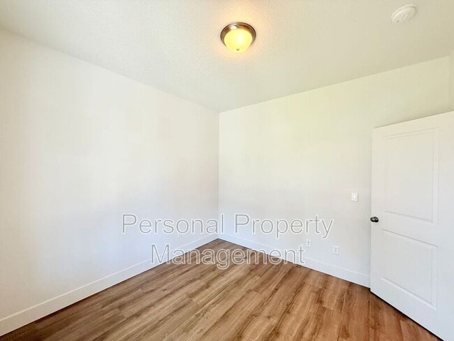 Building Photo - 11108 NE 133rd Ct