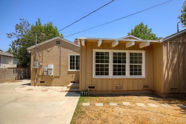 Foto del edificio - 8939 Rhea Ave