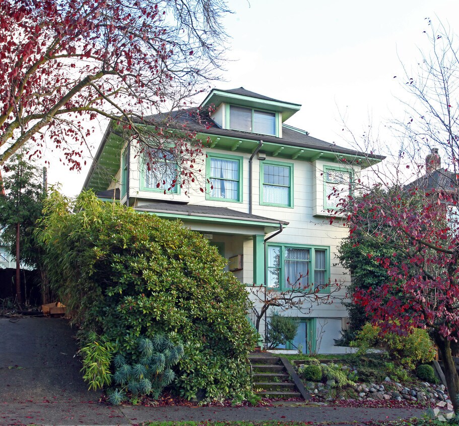 Primary Photo - 4210 12th Ave NE