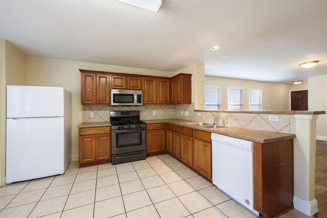 Building Photo - 3300 Etheredge Dr
