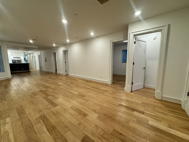 Building Photo - One Month Free!! Spacious and Renovated 6 ...