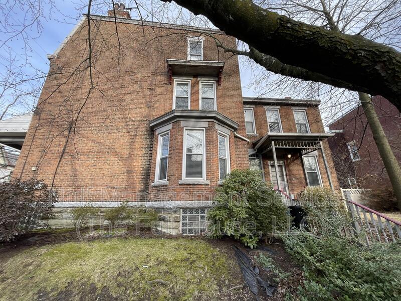 Primary Photo - 5972 Alder St
