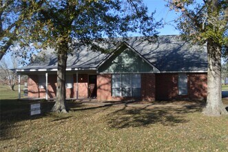 Building Photo - 532 Hollyhock st