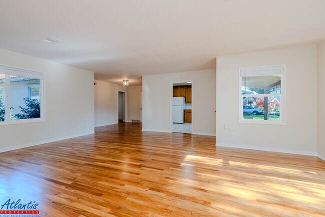 Foto del edificio - 1022 Westwood Dr