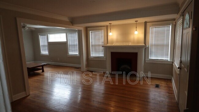 Foto del edificio - 5331 Charlotte St