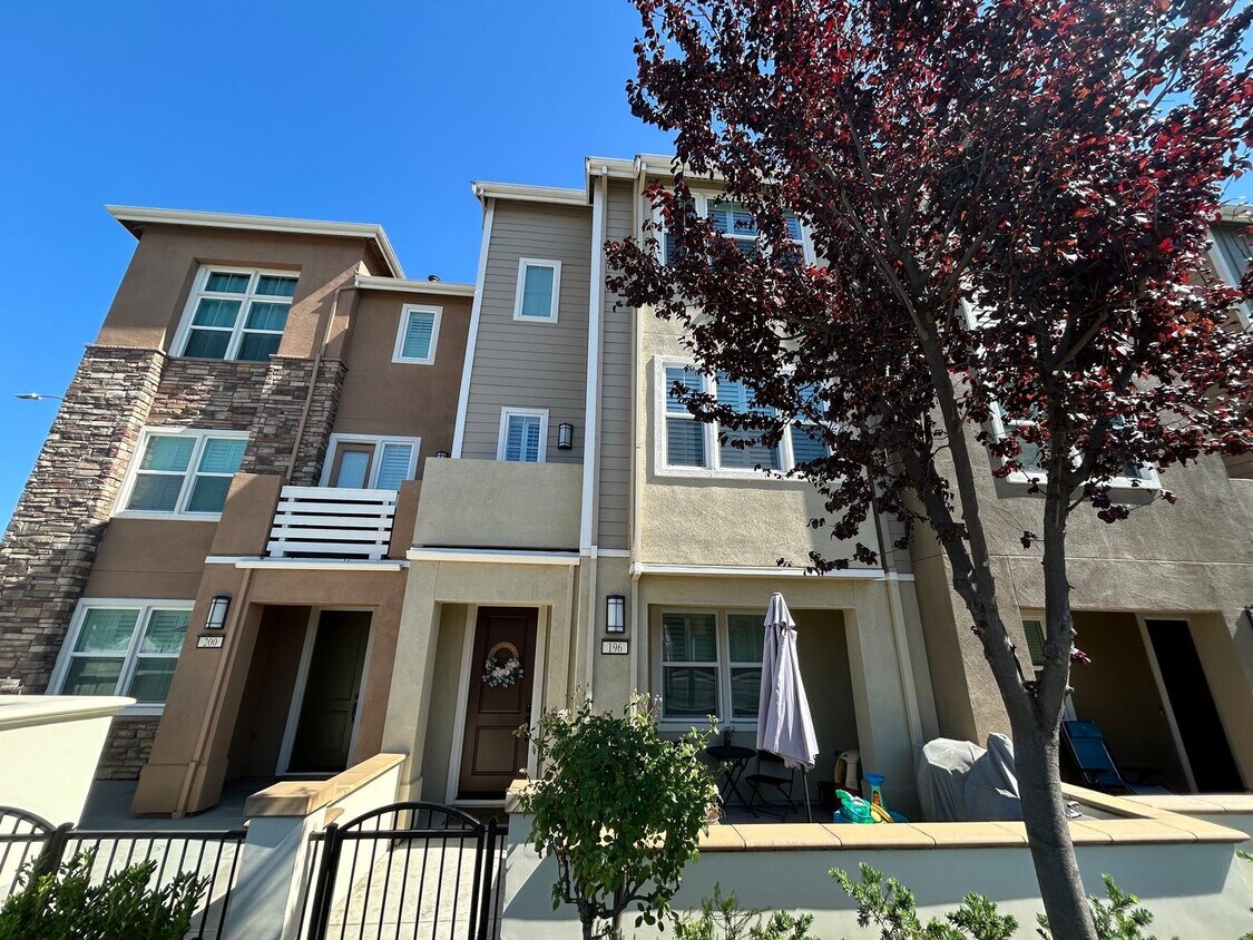 Foto principal - Brighton Oaks Beauty Just Steps from Downt...