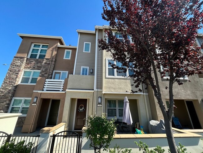 Brighton Oaks Beauty Just Steps from Downt... - Brighton Oaks Beauty Just Steps from Downt... House