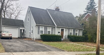 Building Photo - 35 Westmoreland Dr