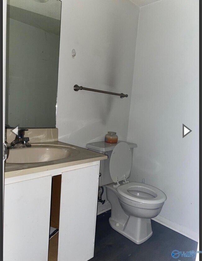 Foto del edificio - 3621 N Crestview Dr NW