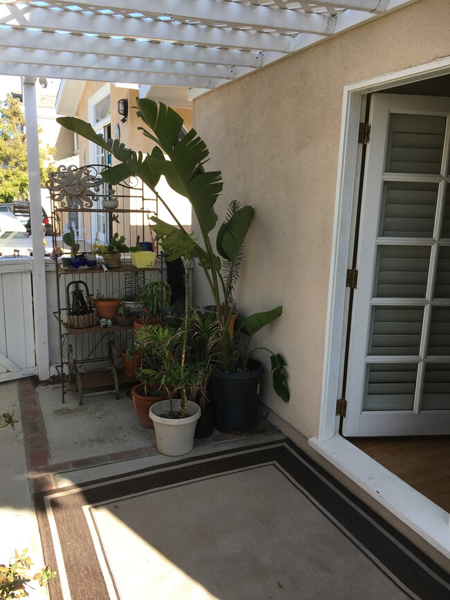 Private patio with French door entrance - 2600 Voorhees Ave