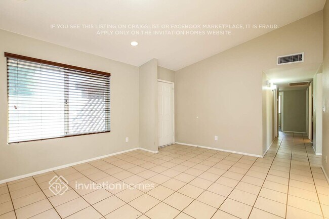 Foto del edificio - 5634 W Altadena Ave
