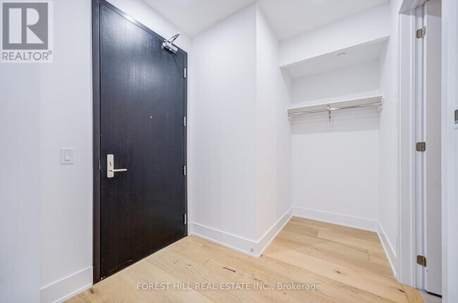 Photo du bâtiment - 346-346 Davenport Rd