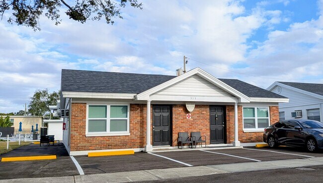 315 Como Street - Davis Islands Apartments