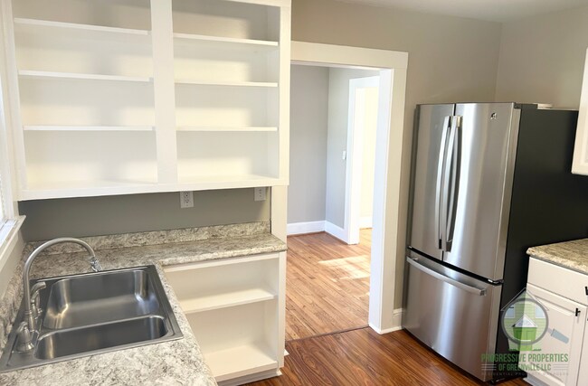 Building Photo - 305 Perry Rd