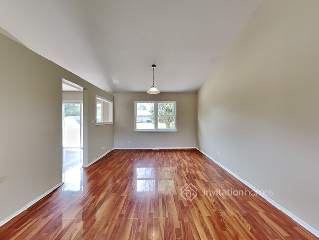 Building Photo - 128 Longford Dr