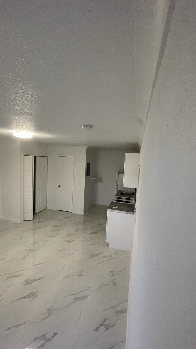 Foto del edificio - 3035 SW 26th St