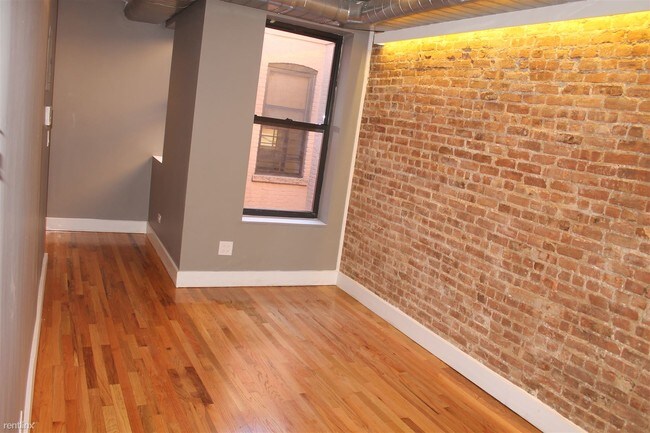 Foto del edificio - 2 br, 1 bath Apartment - 2076 Dean St