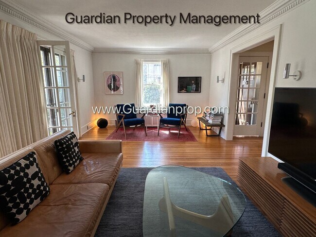 Foto del edificio - Lake is the Isles Single Family Home, 2 Car Garage, Dishwasher, Fenced Yard