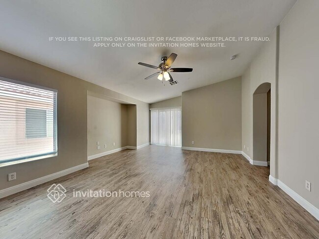 Foto del edificio - 2763 Bridleton Ave