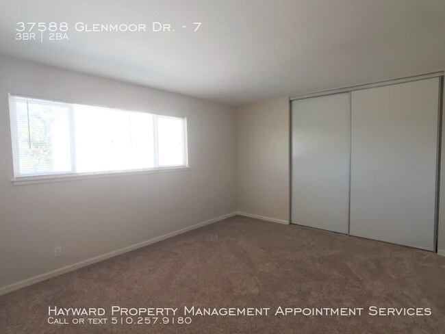 Building Photo - 37588 Glenmoor Dr