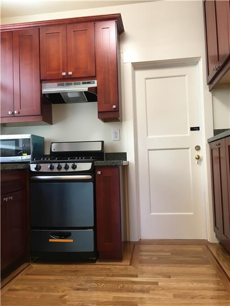 Building Photo - 230 Shrader St