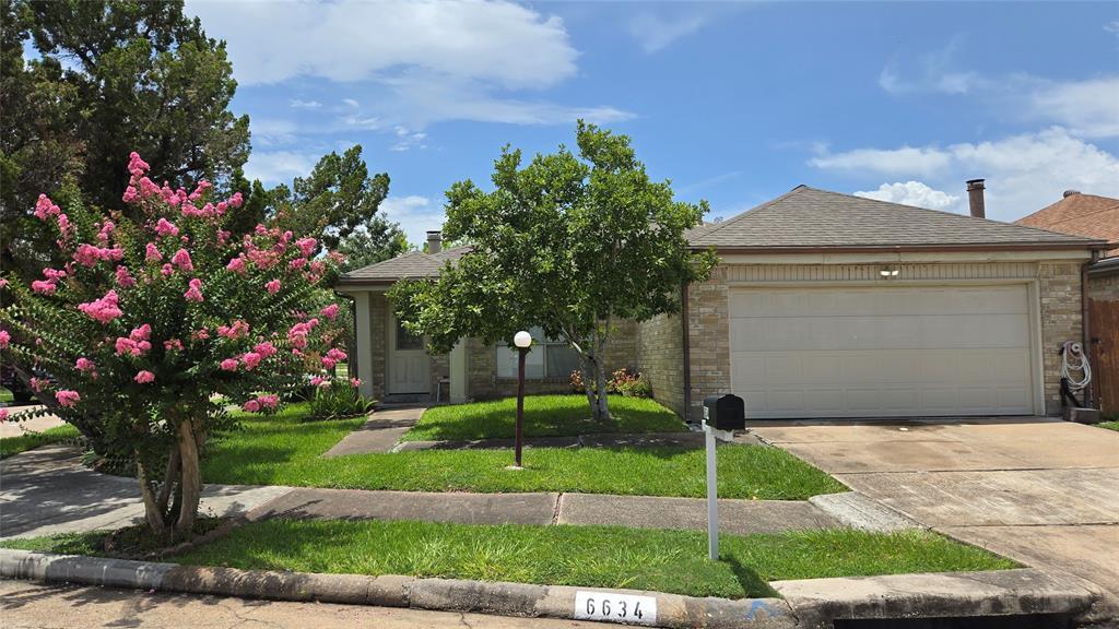Foto principal - 6634 Briar Glade Dr