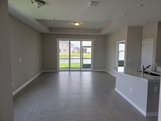 Foto del edificio - 808 Cherry Elm Dr