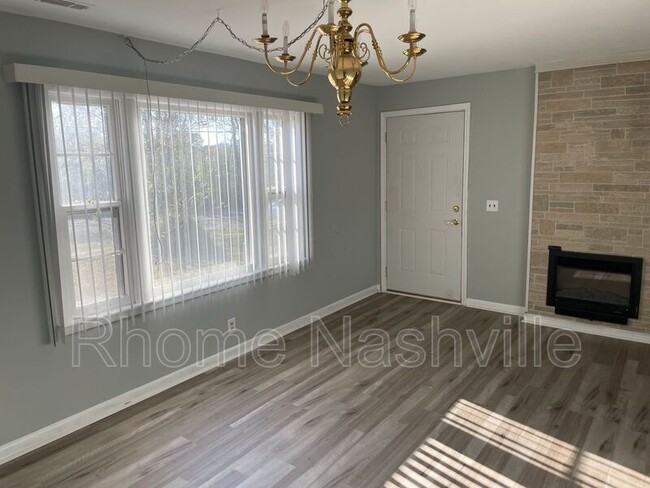 Foto del edificio - 578 Watsonwood Dr