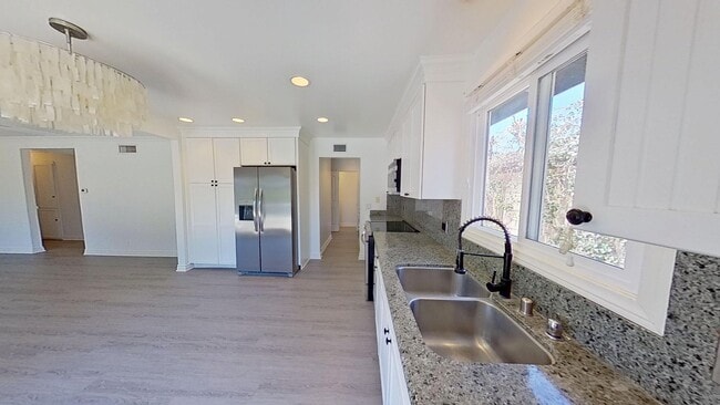Building Photo - 16242 Eagle Ln