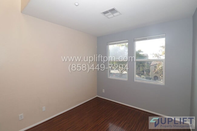 Building Photo - 4300 Newton Ave