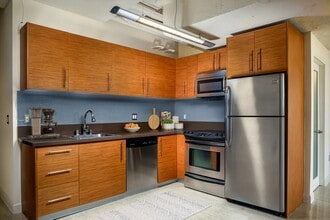 Building Photo - Thurman Lofts