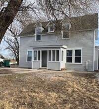Building Photo - 302 12th Ave