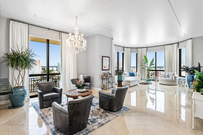 Foto del edificio - 701 S Olive Ave