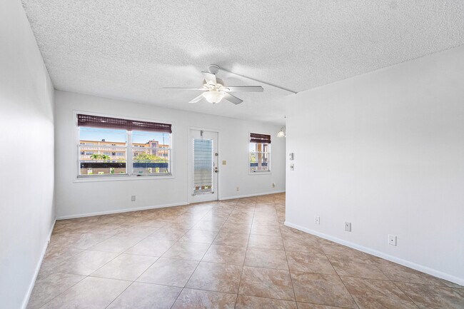 Building Photo - 3055 Wolverton C
