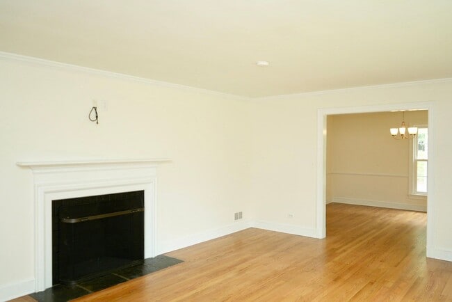Foto del edificio - 4419 Dickerson Rd
