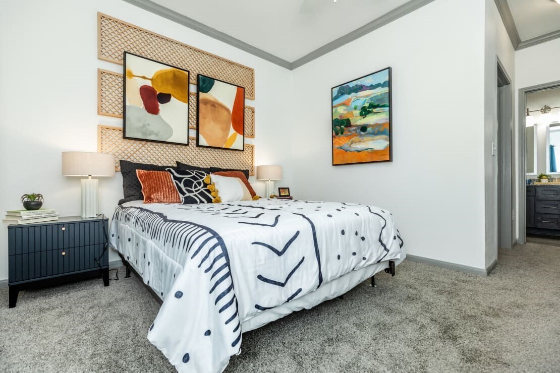 Foto principal - 9914 Military Dr W