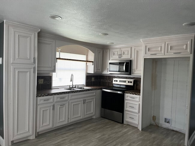 Photo - 718 Manor St House