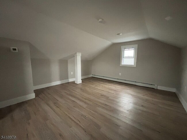 Building Photo - 355 River Dr