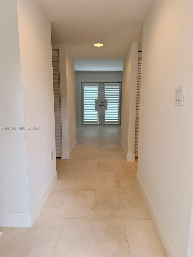 Building Photo - 5570 SW 70th Pl N