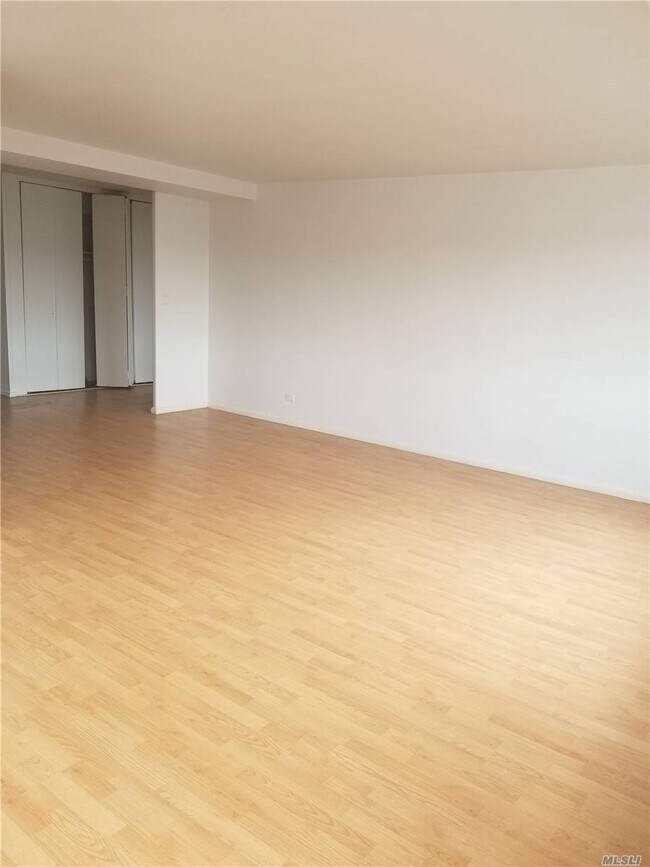 Foto del edificio - 83-60 118th St