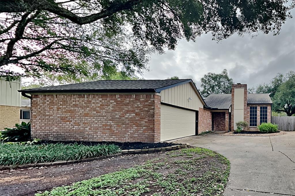 Primary Photo - 22323 Cimarron Pkwy