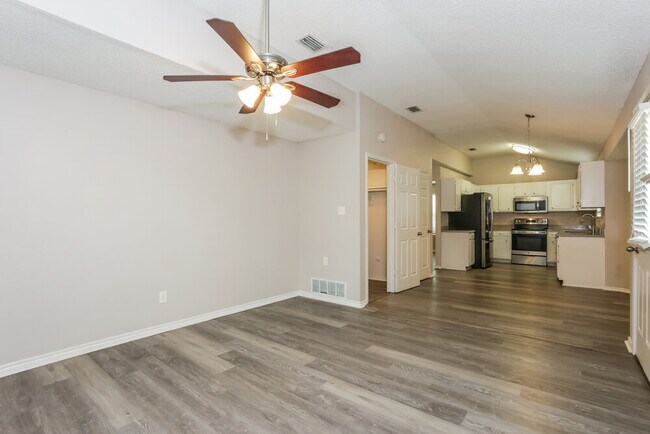 Building Photo - 208 Chamblin Dr