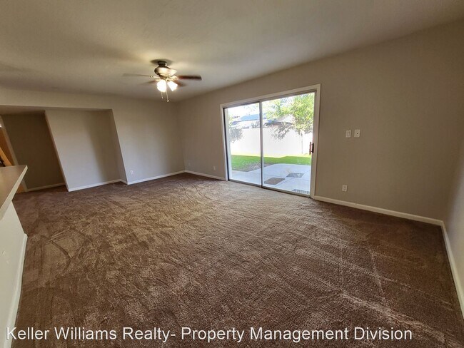 Foto del edificio - 4 br, 2 bath House - 3719 S. Elm Street 21...