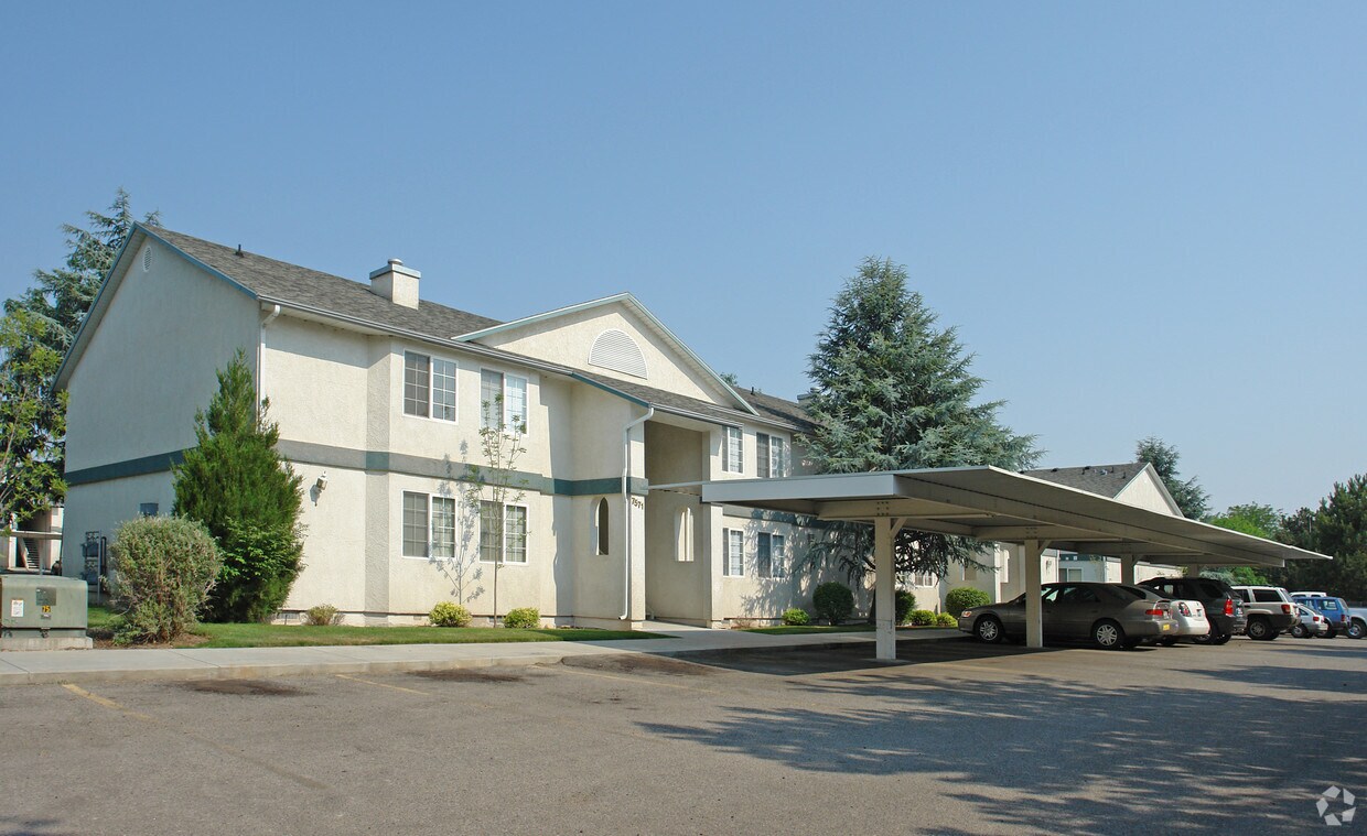 The Pines Apartments Boise, ID