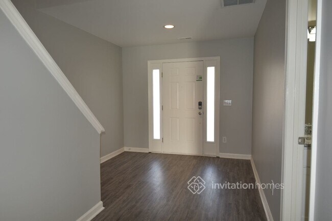 Building Photo - 508 Birchwood View Point