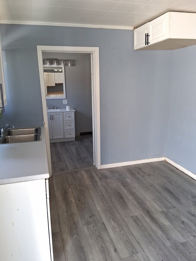 Building Photo - 2210 Marshall St