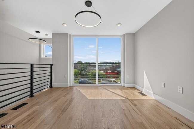 Foto del edificio - 62 Hillside Ave